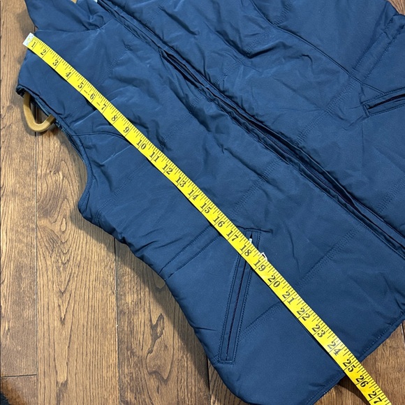 NEW ARIAT Reversible Navy Blue Quilted Hatton Vest Size M Wind Water Resistant - Picture 4 of 12